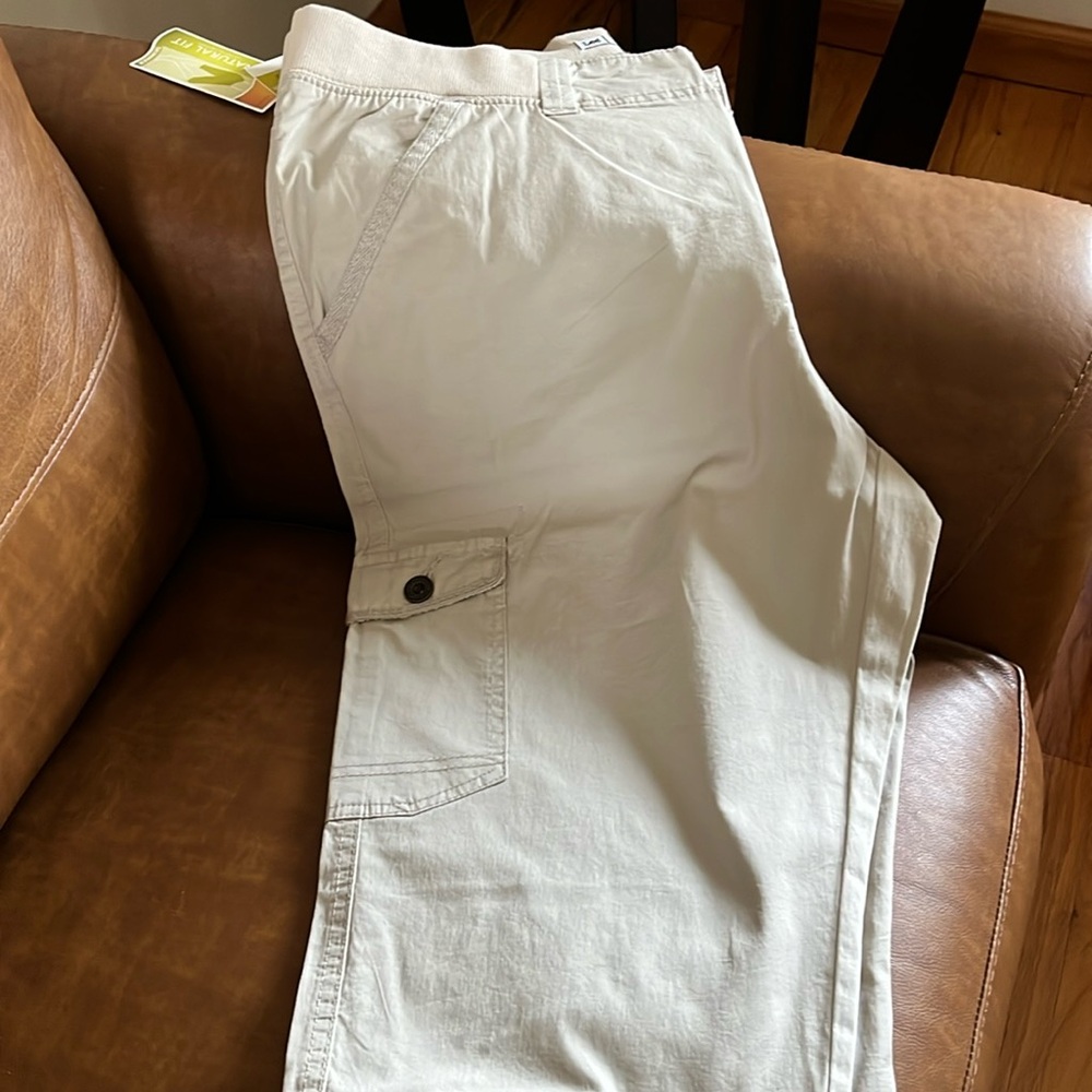 Lee Capris